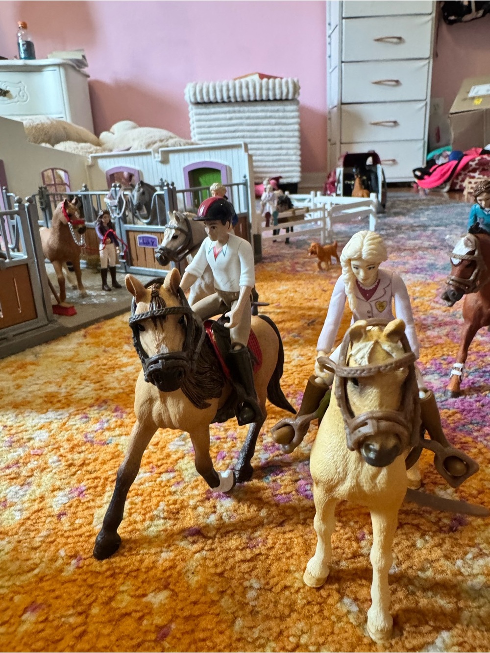 Schleich Lot!! Toy Set - Lots of horses, people, a barn, car and trailer